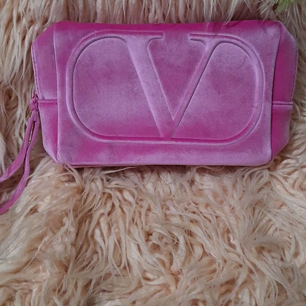 NWOT Valentino Garavani Pink Velvet Clutch Bag Or Cosmetic Case